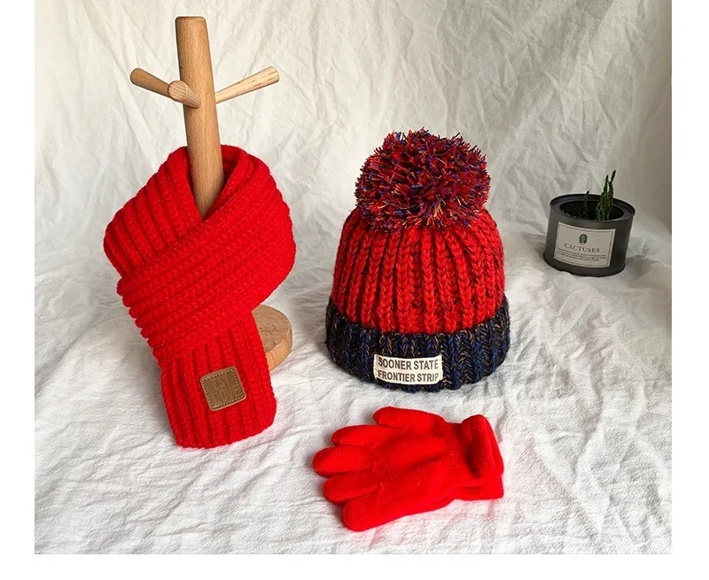 Children's Hat Scarf Autumn And Winter Baby Warm Fleece-lined Hat Gloves Three-piece Set Boys And Girls Knitted Hat Trendy display picture 2
