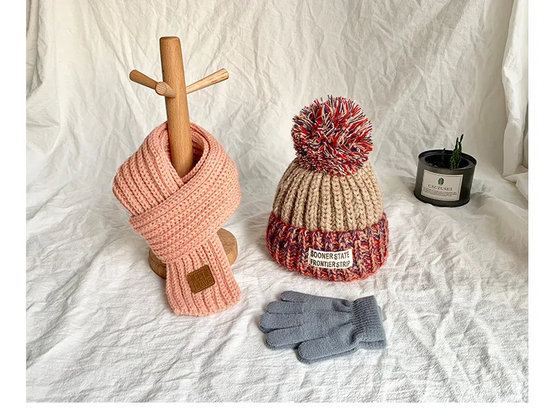 Children's Hat Scarf Autumn And Winter Baby Warm Fleece-lined Hat Gloves Three-piece Set Boys And Girls Knitted Hat Trendy display picture 5