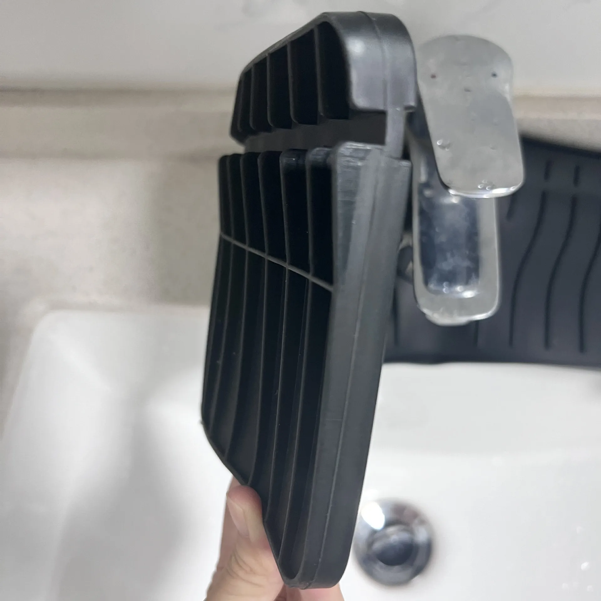 Direct Food Grade Silicone Draining Mat Kitchen Bathroom Faucet Splash-proof Sink Mat Long Foldable display picture 4