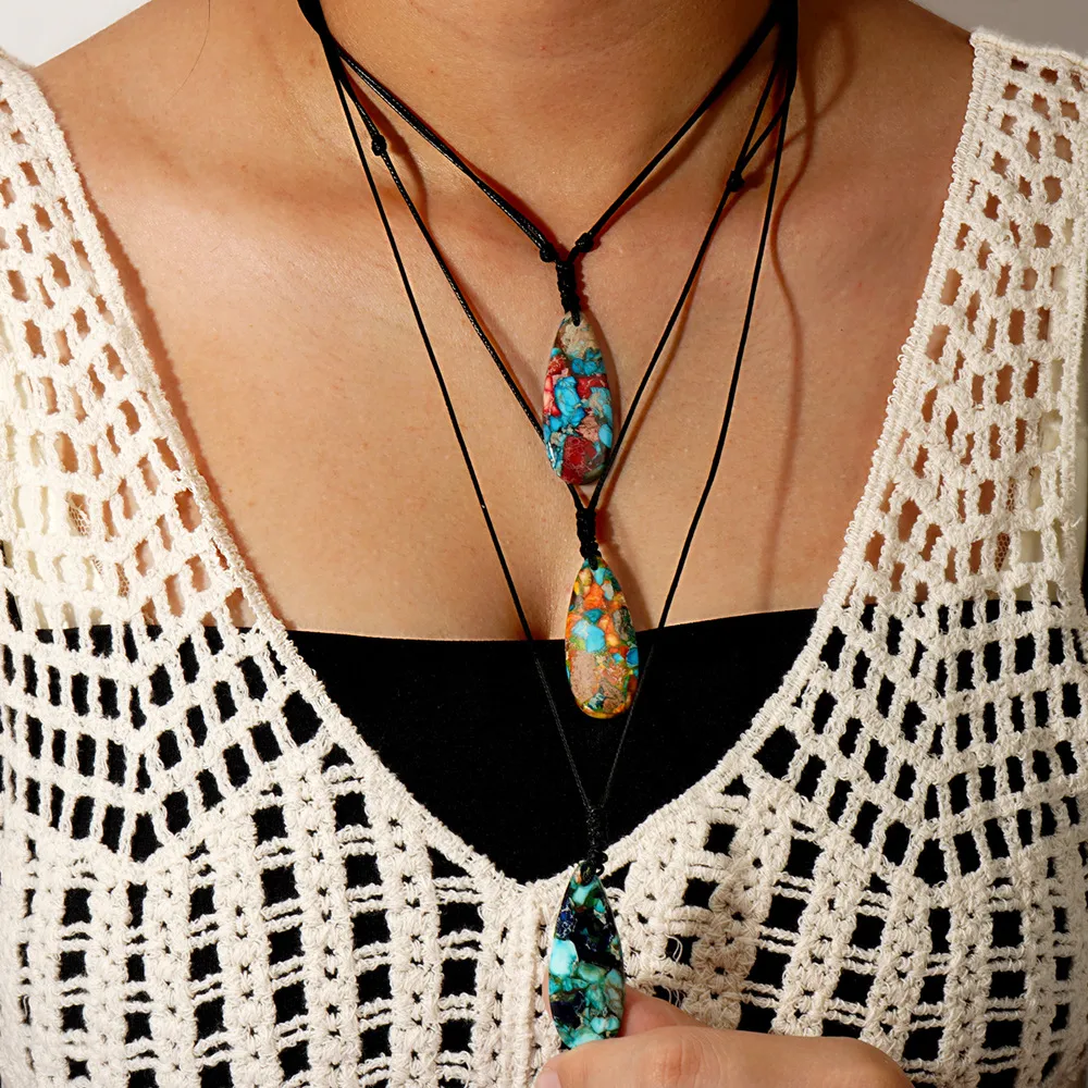 Retro Simple Style Geometric Semi-precious Stone Polyester Wholesale Pendant Necklace display picture 2