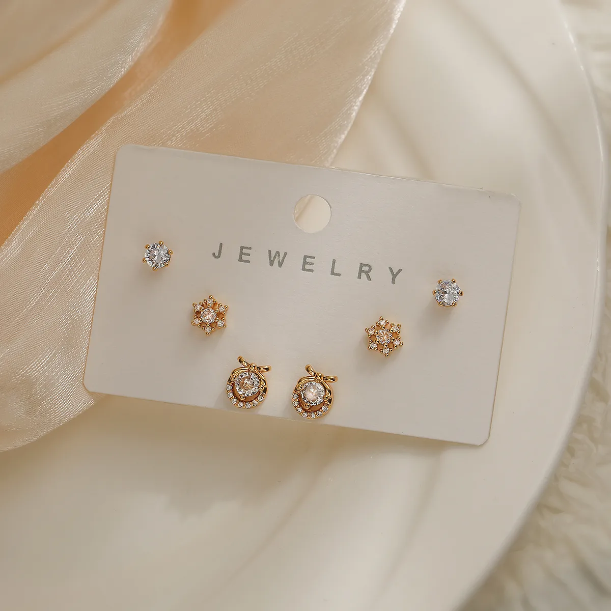 1 Set Simple Style Commute Geometric Inlay Copper Zircon 18K Gold Plated Ear Studs display picture 2
