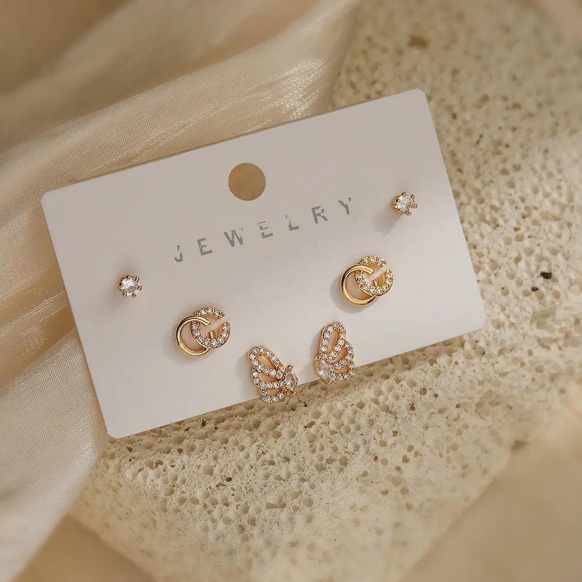 1 Set Simple Style Commute Geometric Inlay Copper Zircon 18K Gold Plated Ear Studs display picture 3