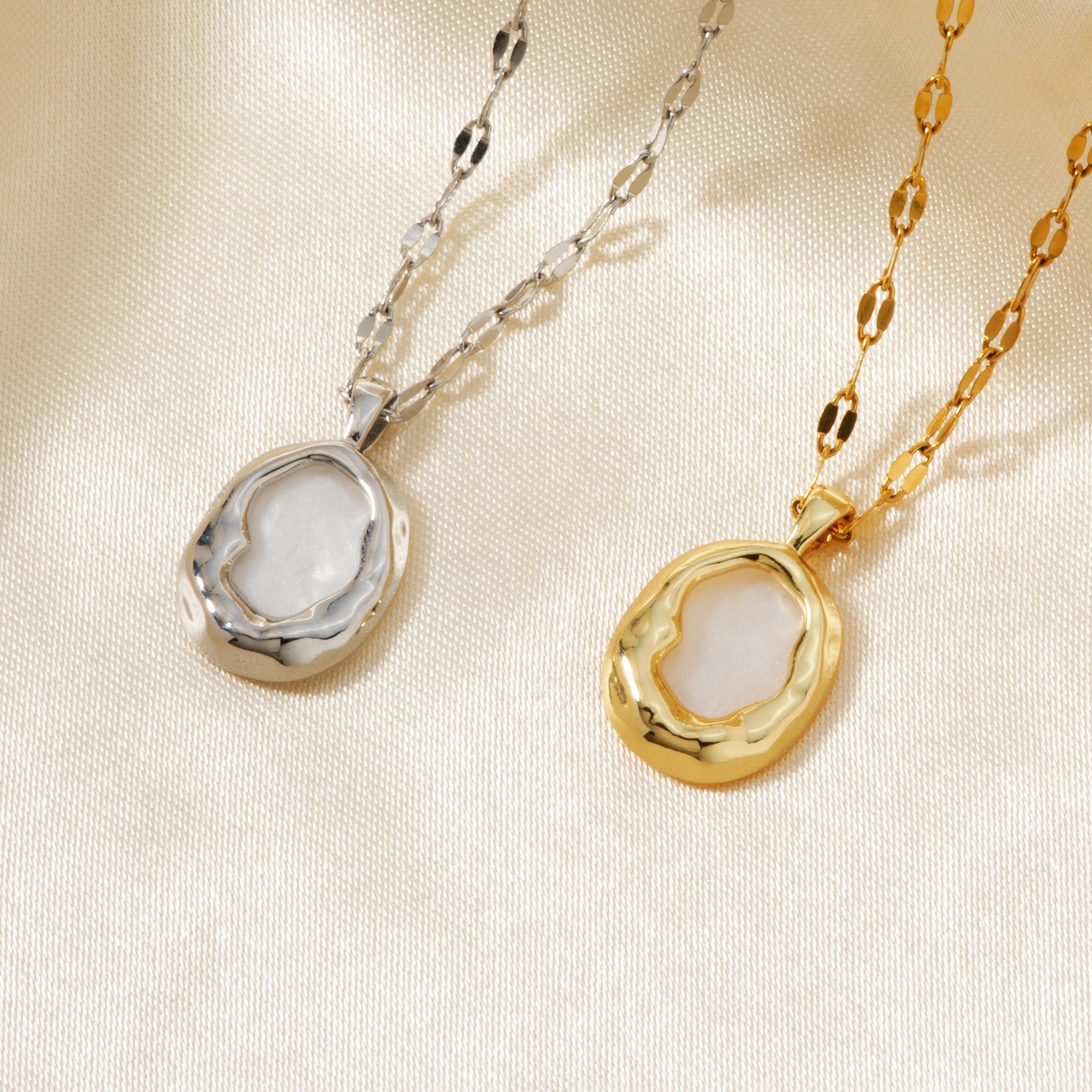 Elegant Simple Style Classic Style Round 304 Stainless Steel Copper Zircon K Gold Plated Rhodium Plated Women's Pendant Necklace display picture 3