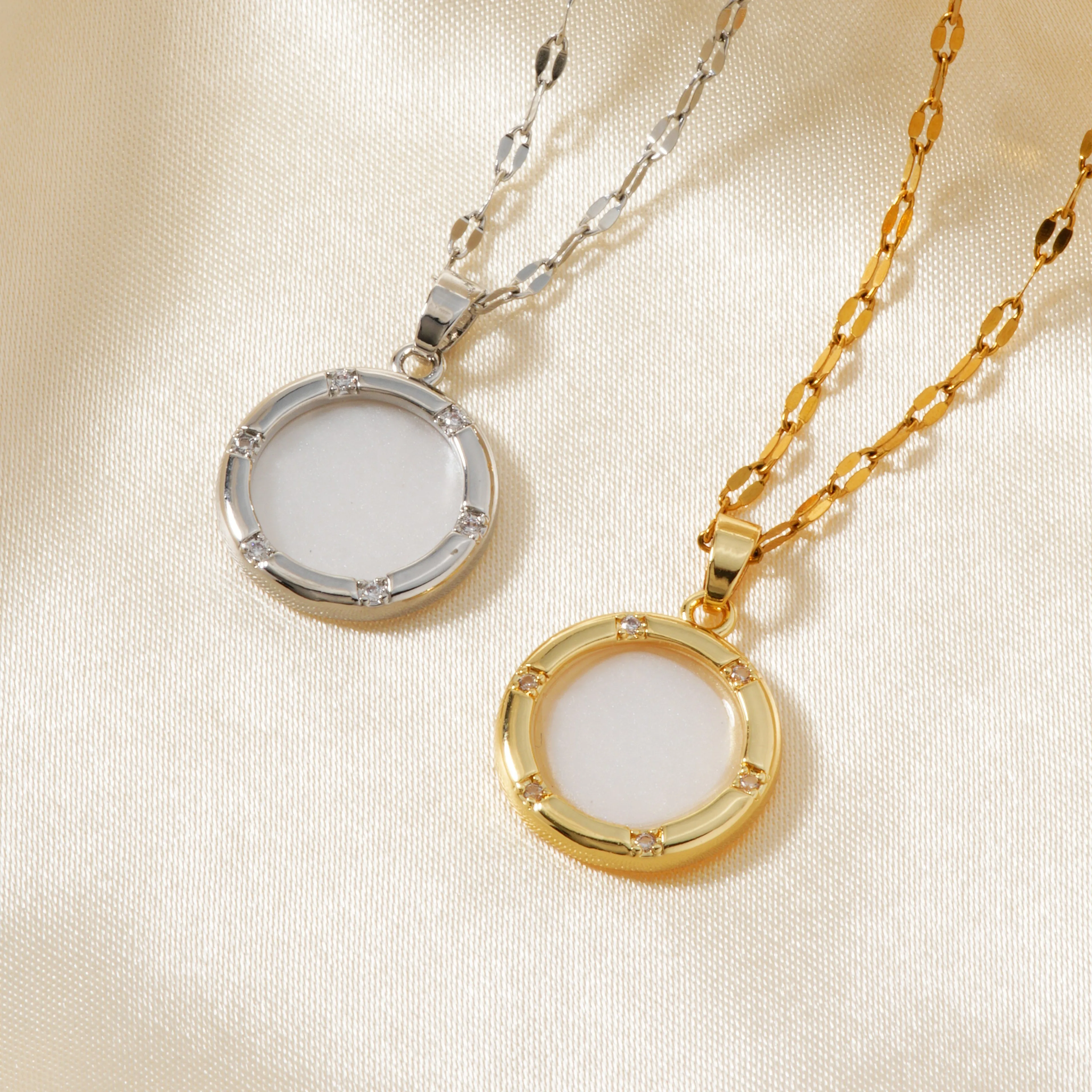 Elegant Simple Style Classic Style Round 304 Stainless Steel Copper Zircon K Gold Plated Rhodium Plated Women's Pendant Necklace display picture 10