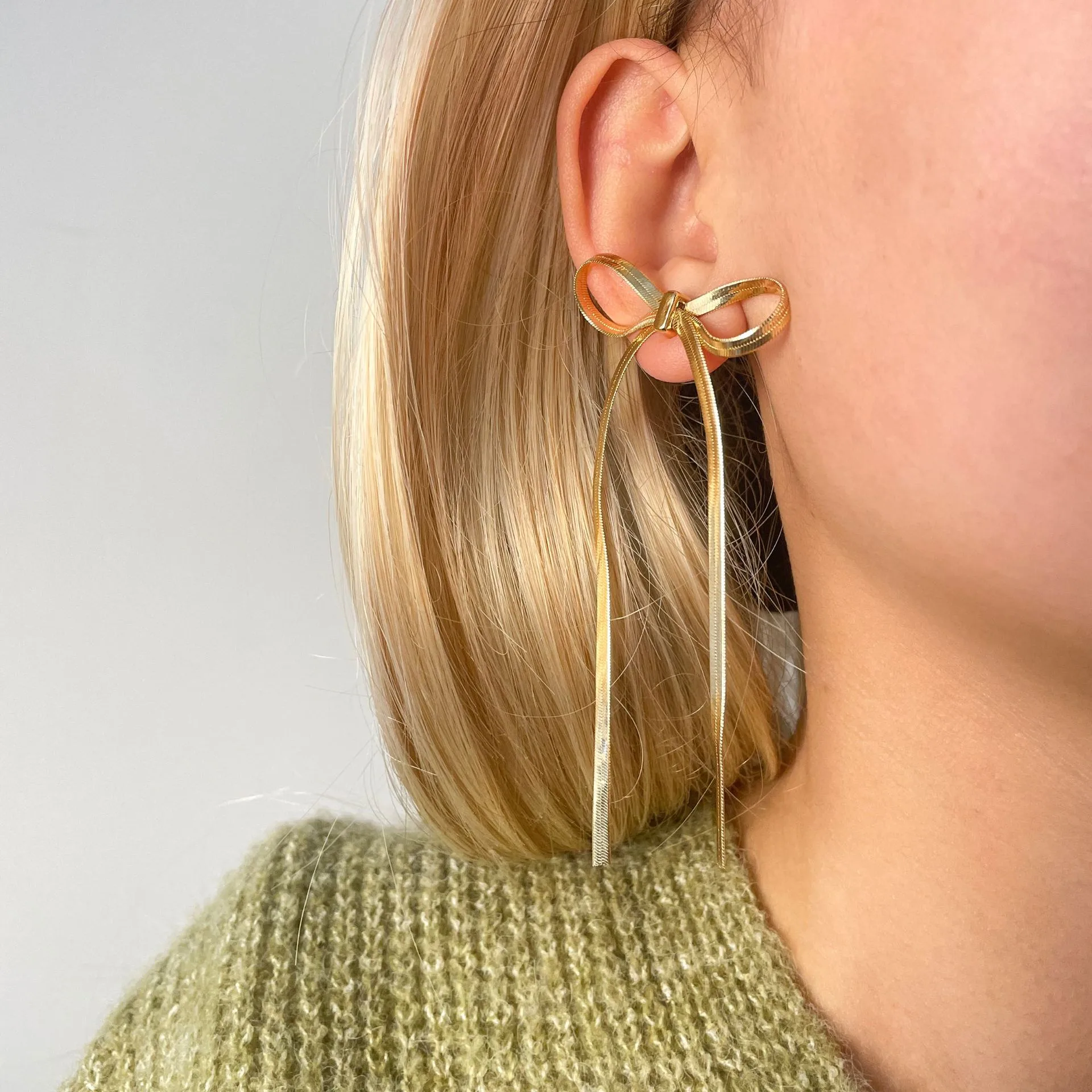 Women's Bow Earrings  Lightweight Anti-allergy Simple Butterfly Fashion Elegant Women's Long Tassel Chain Earrings display picture 5