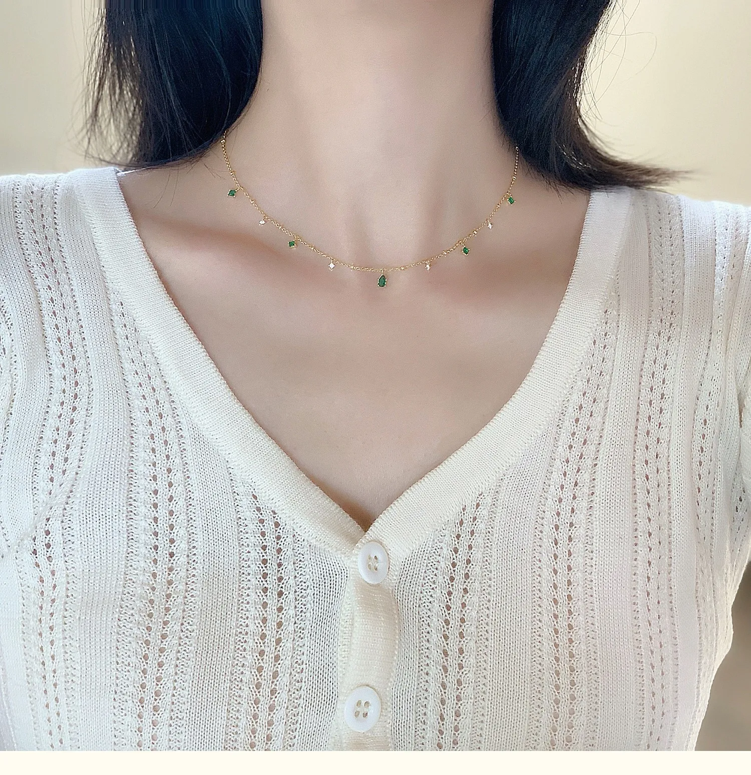 Exquisite Retro Emerald Neck Simple Elegant S925 Sterling Silver Gold Plated Clavicle Chain Niche Design Necklace For Women display picture 8