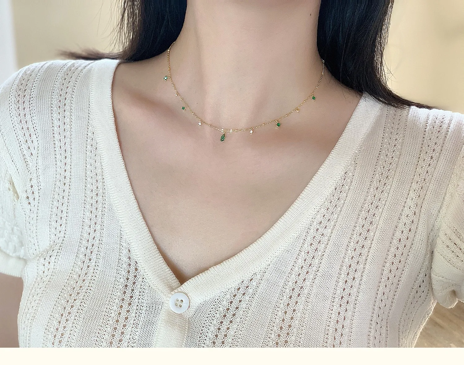 Exquisite Retro Emerald Neck Simple Elegant S925 Sterling Silver Gold Plated Clavicle Chain Niche Design Necklace For Women display picture 9