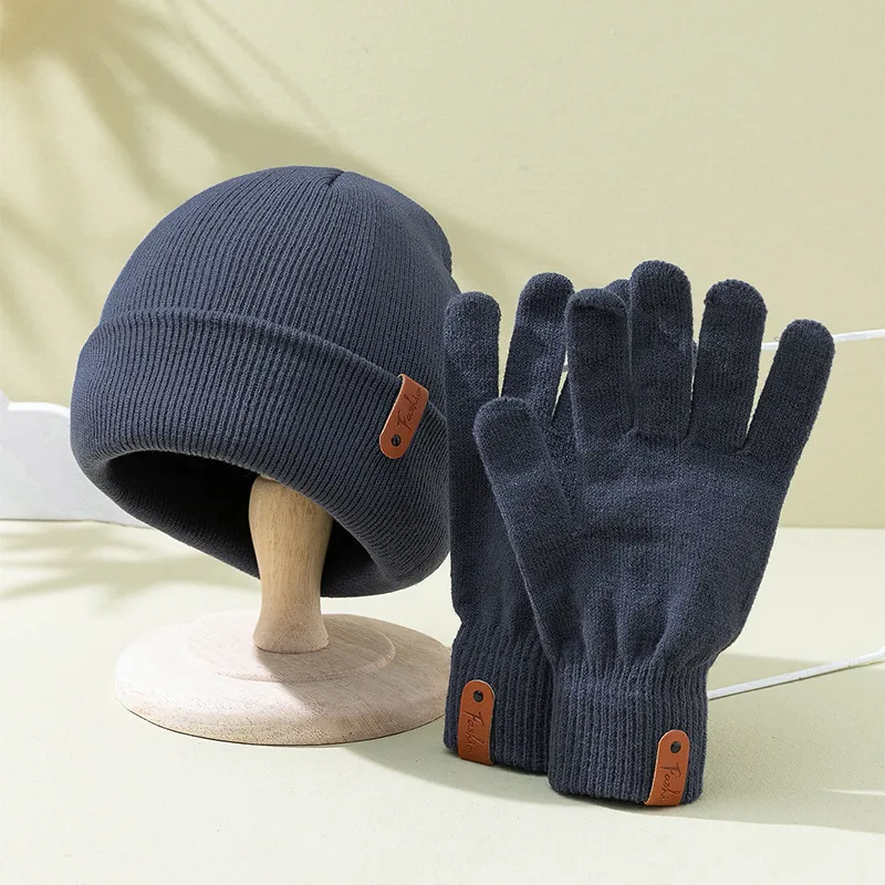 2 Pieces Men's And Women's  Leather Label Hat + Leather Label Gloves Y2g Wind Warm Breathable  (two-piece Set) display picture 1