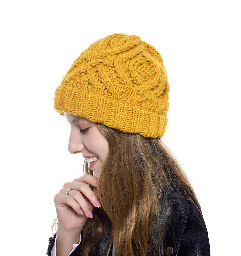 Explosions Diamond Square Soft Coarse Wool Knitted Hat Women's Hat Fashion Autumn And Winter Wool Hat display picture 1