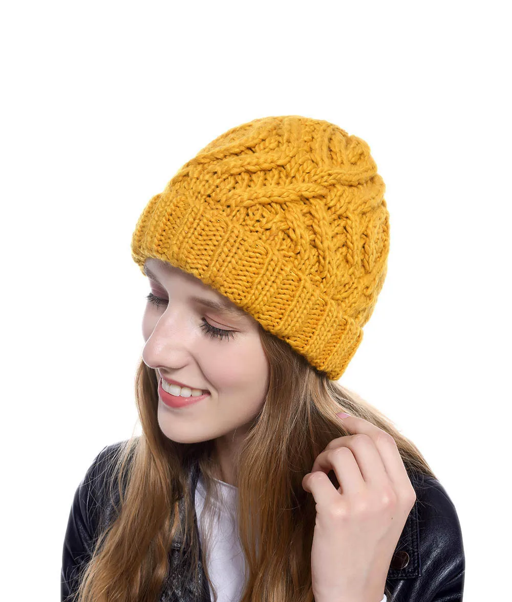 Explosions Diamond Square Soft Coarse Wool Knitted Hat Women's Hat Fashion Autumn And Winter Wool Hat display picture 2