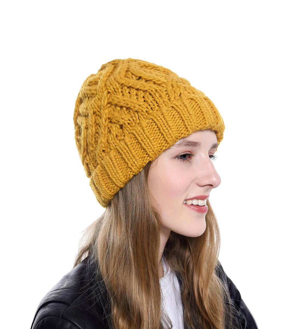 Explosions Diamond Square Soft Coarse Wool Knitted Hat Women's Hat Fashion Autumn And Winter Wool Hat display picture 3