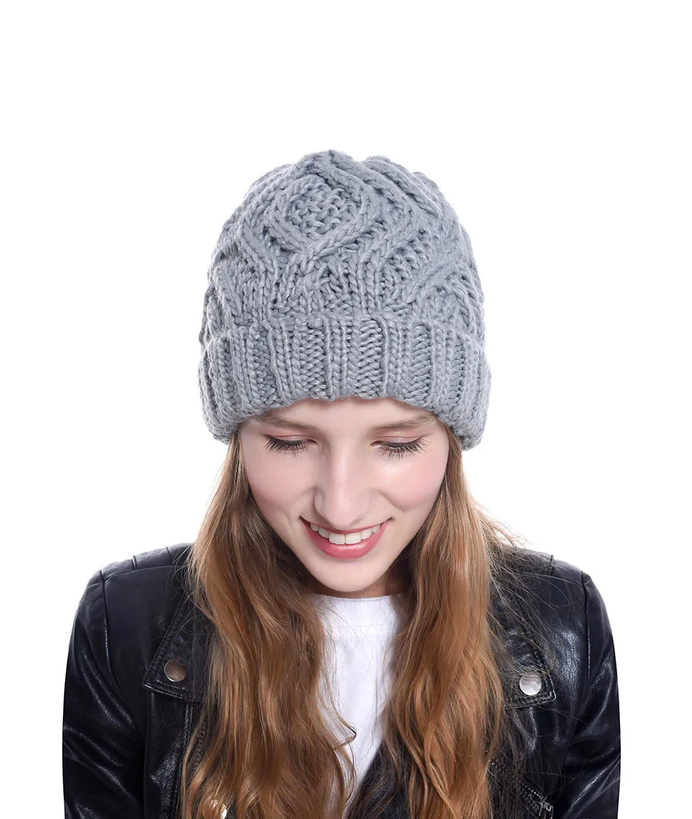 Explosions Diamond Square Soft Coarse Wool Knitted Hat Women's Hat Fashion Autumn And Winter Wool Hat display picture 6