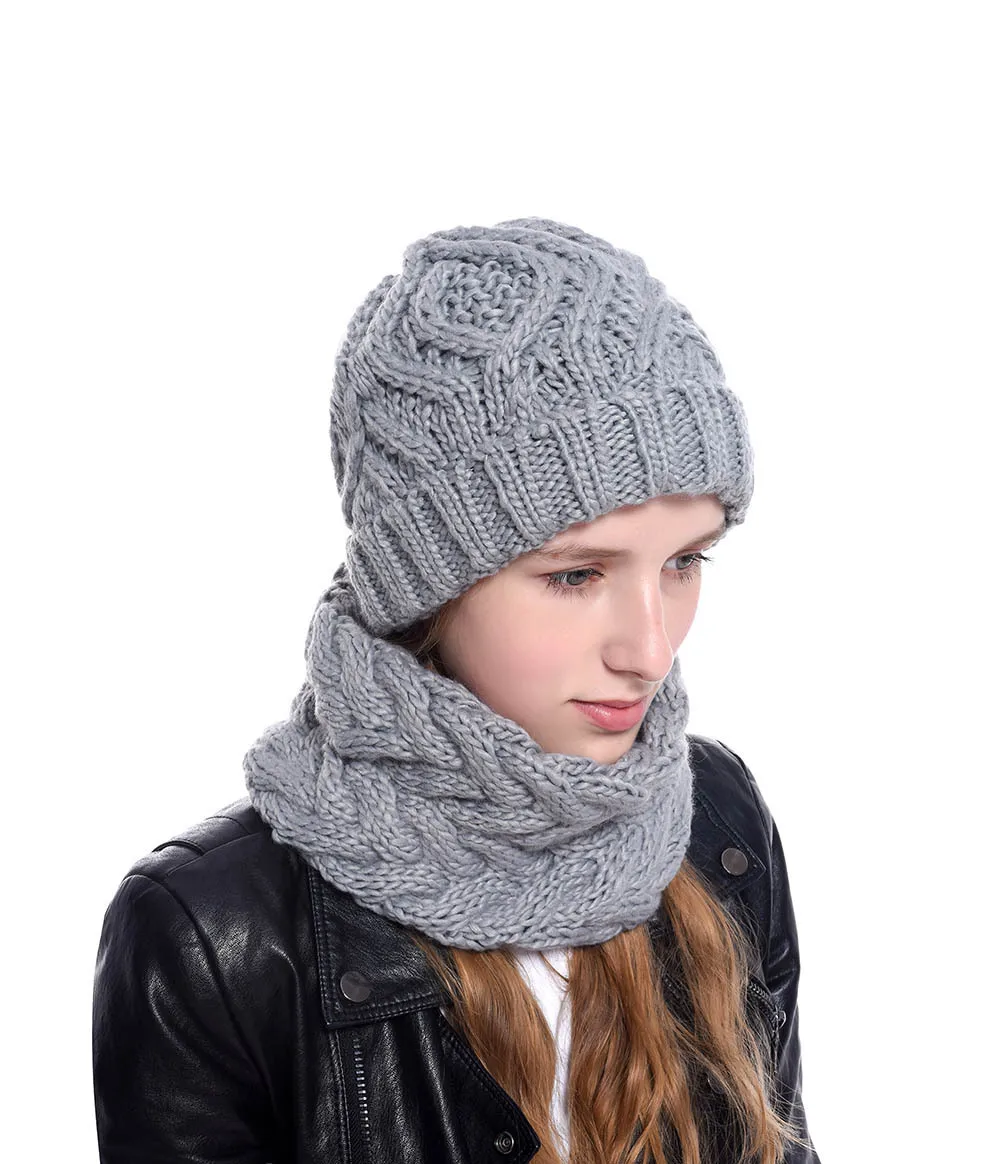 Explosions Diamond Square Soft Coarse Wool Knitted Hat Women's Hat Fashion Autumn And Winter Wool Hat display picture 10