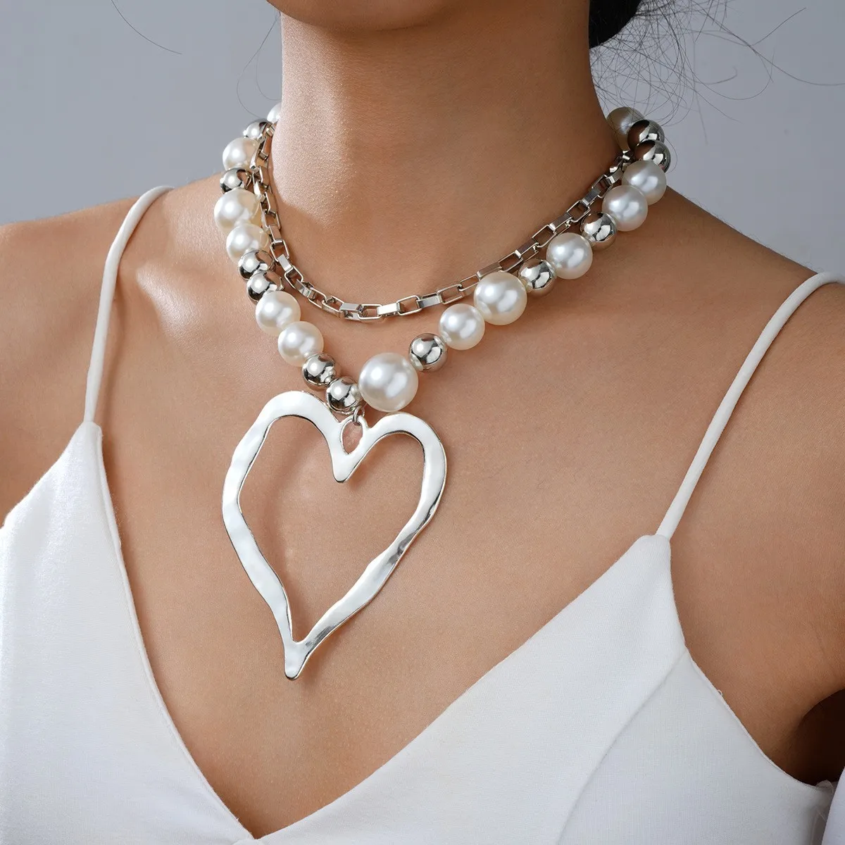 Exaggerated Heart Shape Imitation Pearl Alloy Beaded Chain Statement Necklaces Wholesale display picture 3