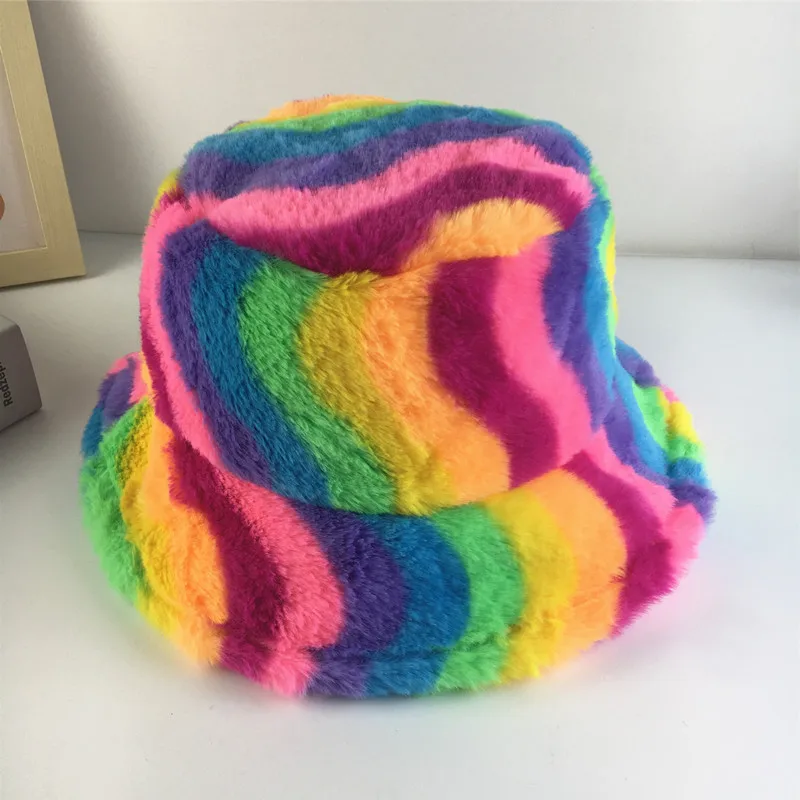Korean Style Sweet Love Fisherman Hat Women's Autumn And Winter  Warm Ear Protector Big Head Basin Hat Plush Bucket Hat display picture 2