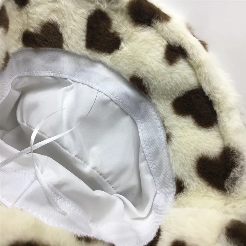 Korean Style Sweet Love Fisherman Hat Women's Autumn And Winter  Warm Ear Protector Big Head Basin Hat Plush Bucket Hat display picture 8
