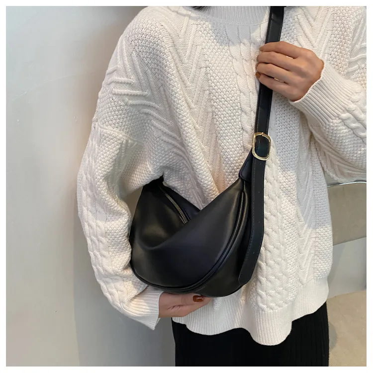 Women's Medium Pu Leather Solid Color Streetwear Dumpling Type Zipper Saddle Bag display picture 2