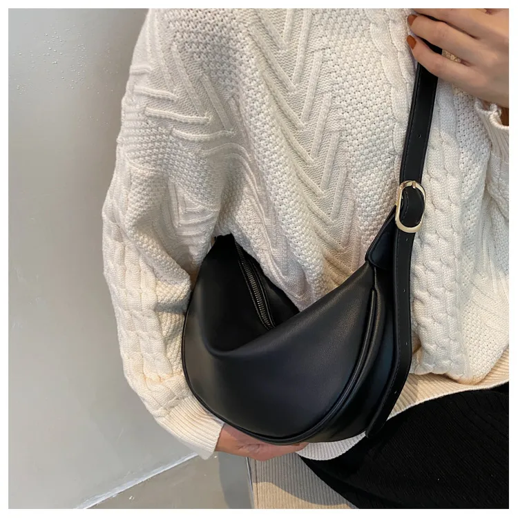 Women's Medium Pu Leather Solid Color Streetwear Dumpling Type Zipper Saddle Bag display picture 4
