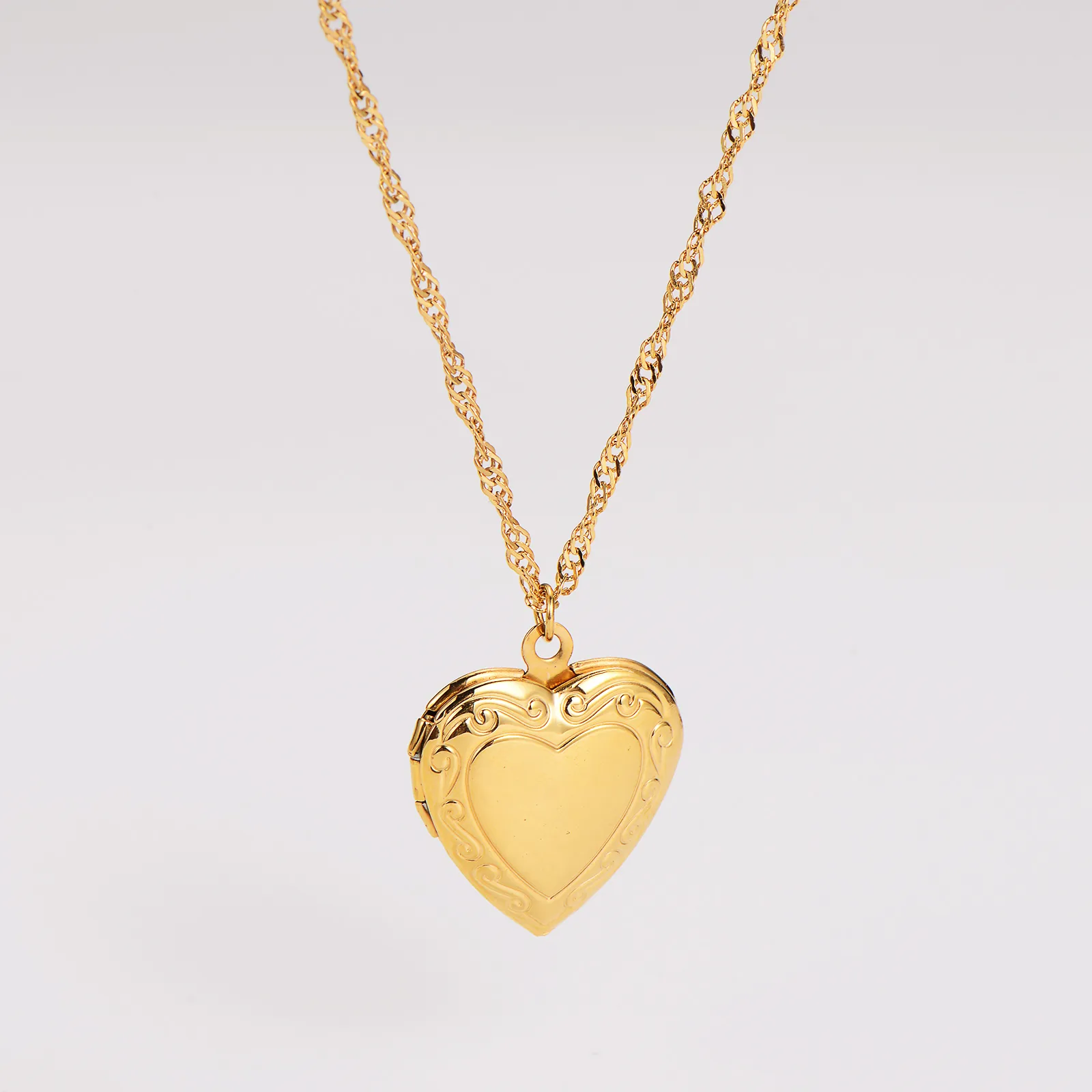 Wholesale Jewelry Casual Simple Style Classic Style Heart Shape 304 Stainless Steel 18K Gold Plated Pendant Necklace display picture 3