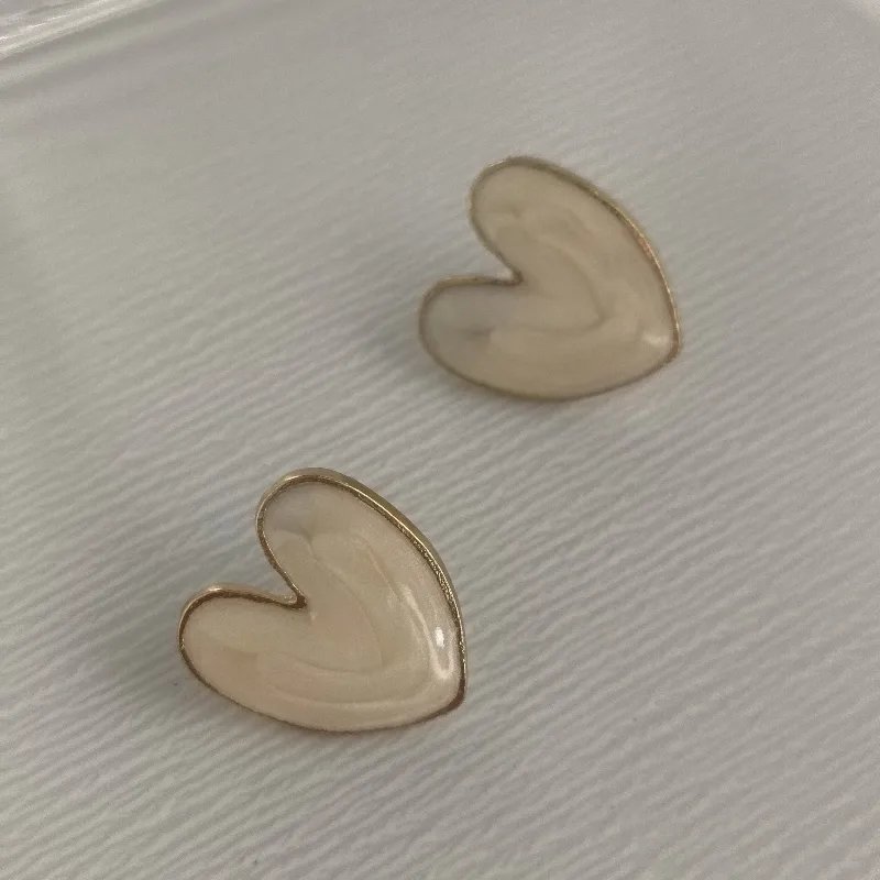 1 Pair Streetwear Commute Triangle Heart Shape Bow Knot Alloy Acrylic Zircon Gold Plated Ear Studs display picture 7