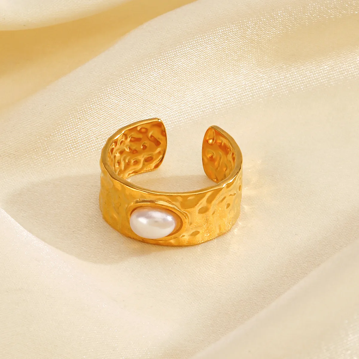 Wholesale Jewelry Vintage Style Oval 304 Stainless Steel Artificial Pearls 18K Gold Plated Plating Open Rings display picture 2