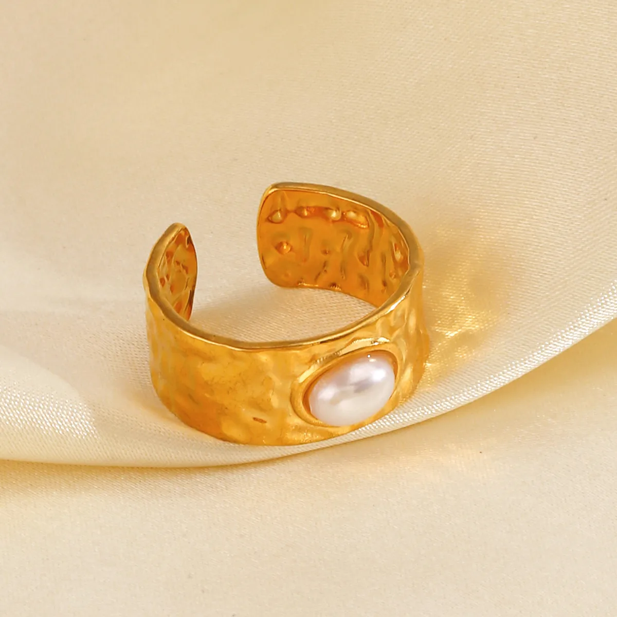 Wholesale Jewelry Vintage Style Oval 304 Stainless Steel Artificial Pearls 18K Gold Plated Plating Open Rings display picture 3
