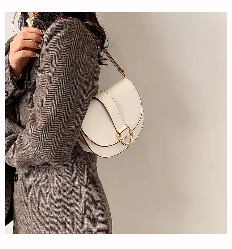 Women's Small Pu Leather Solid Color Streetwear Shell Magnetic Buckle Shoulder Bag Crossbody Bag display picture 7