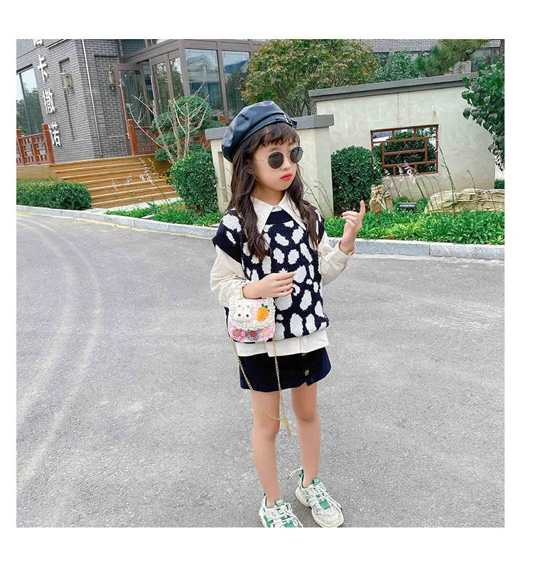 Fashion Children's Bag Cute Flower Baby Girl Coin Purse Cotton Linen Cartoon Bunny Children's Crossbody Bag display picture 2