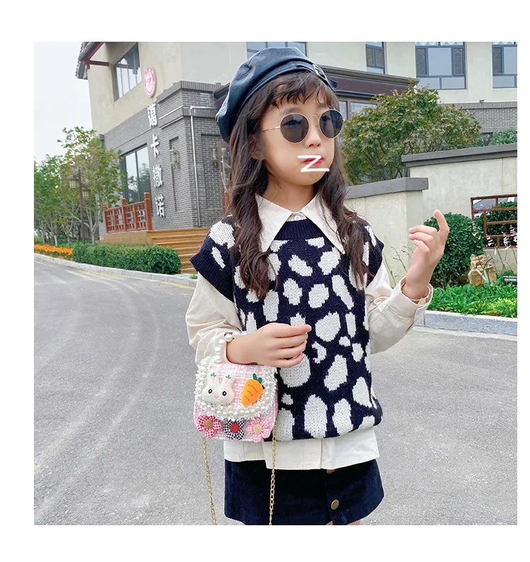 Fashion Children's Bag Cute Flower Baby Girl Coin Purse Cotton Linen Cartoon Bunny Children's Crossbody Bag display picture 3