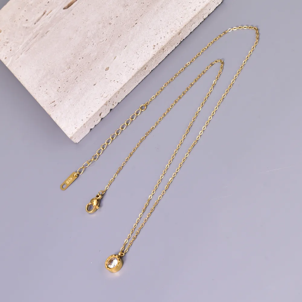Simple Style Round 304 Stainless Steel Inlay Zircon 18K Gold Plated Women's Pendant Necklace display picture 6