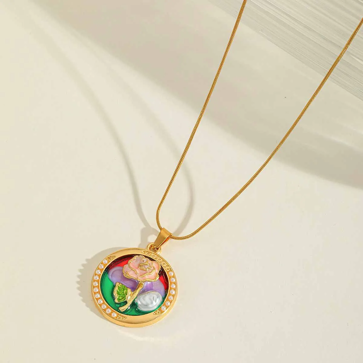 Casual Cute Artistic Conch Heart Shape Flower 304 Stainless Steel Epoxy Inlay Acrylic Imitation Pearl 18K Gold Plated Women's Pendant Necklace display picture 4