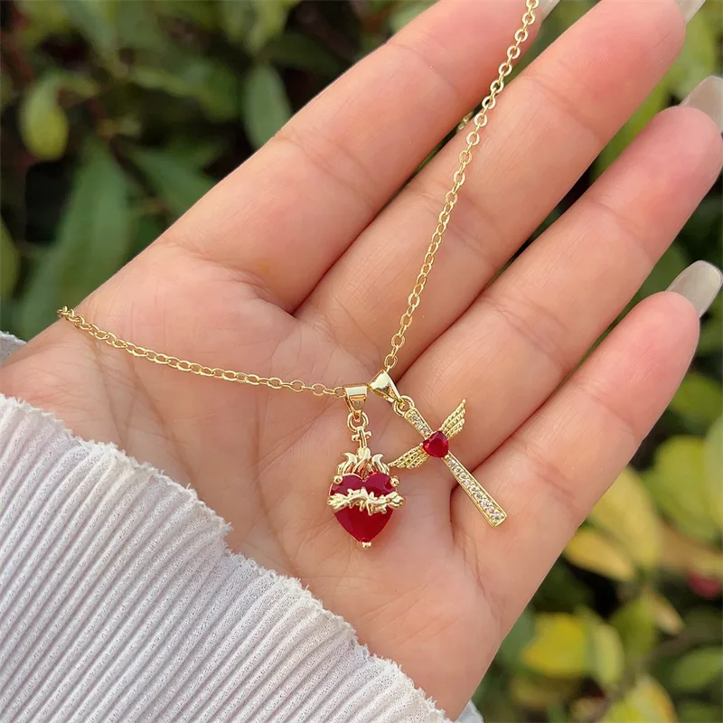 Retro Classic Style Cross Heart Shape Copper Inlay Zircon 18K Gold Plated Women's Pendant Necklace display picture 6