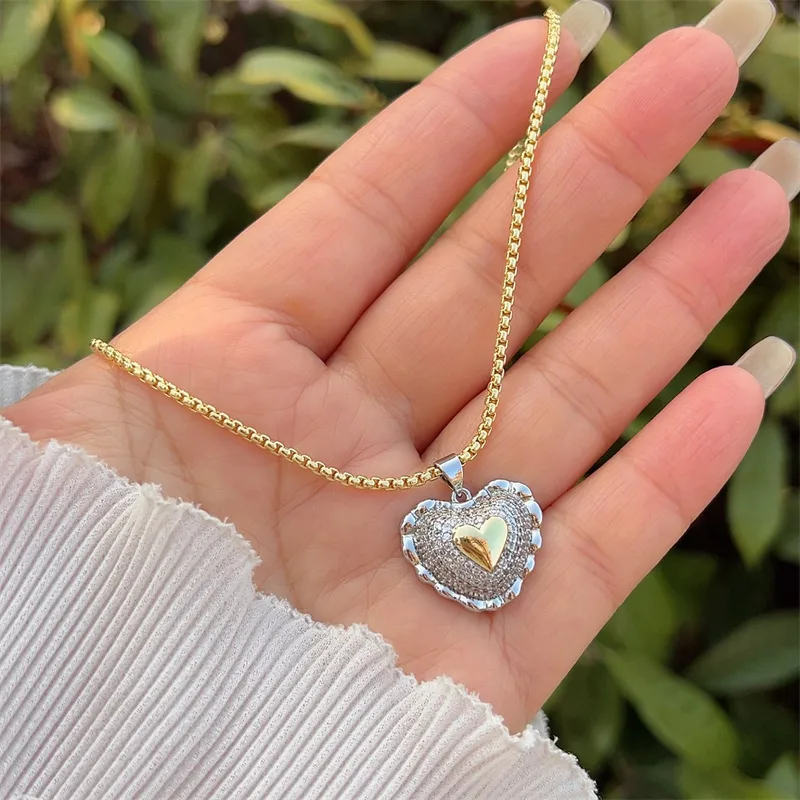 Retro Classic Style Cross Star Heart Shape Copper Inlay Zircon 18K Gold Plated Women's Pendant Necklace display picture 2