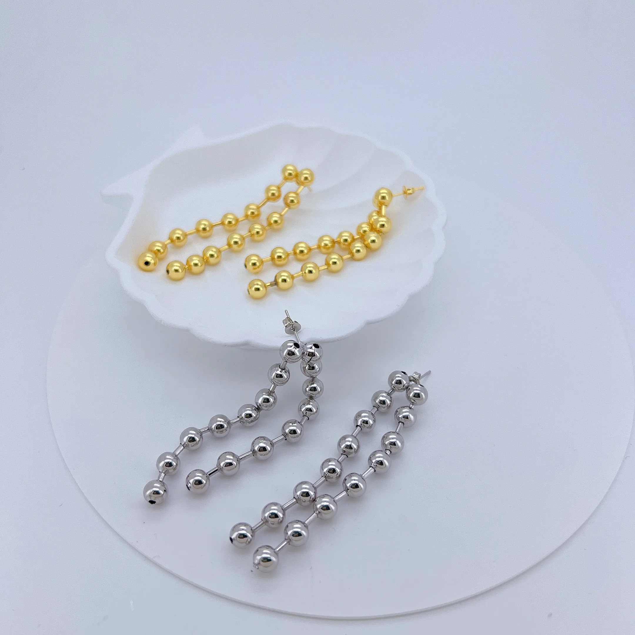 1 Pair/Package Vacation Modern Style Simple Style Round Polishing Copper 18K Gold Plated White Gold Plated Drop Earrings display picture 1