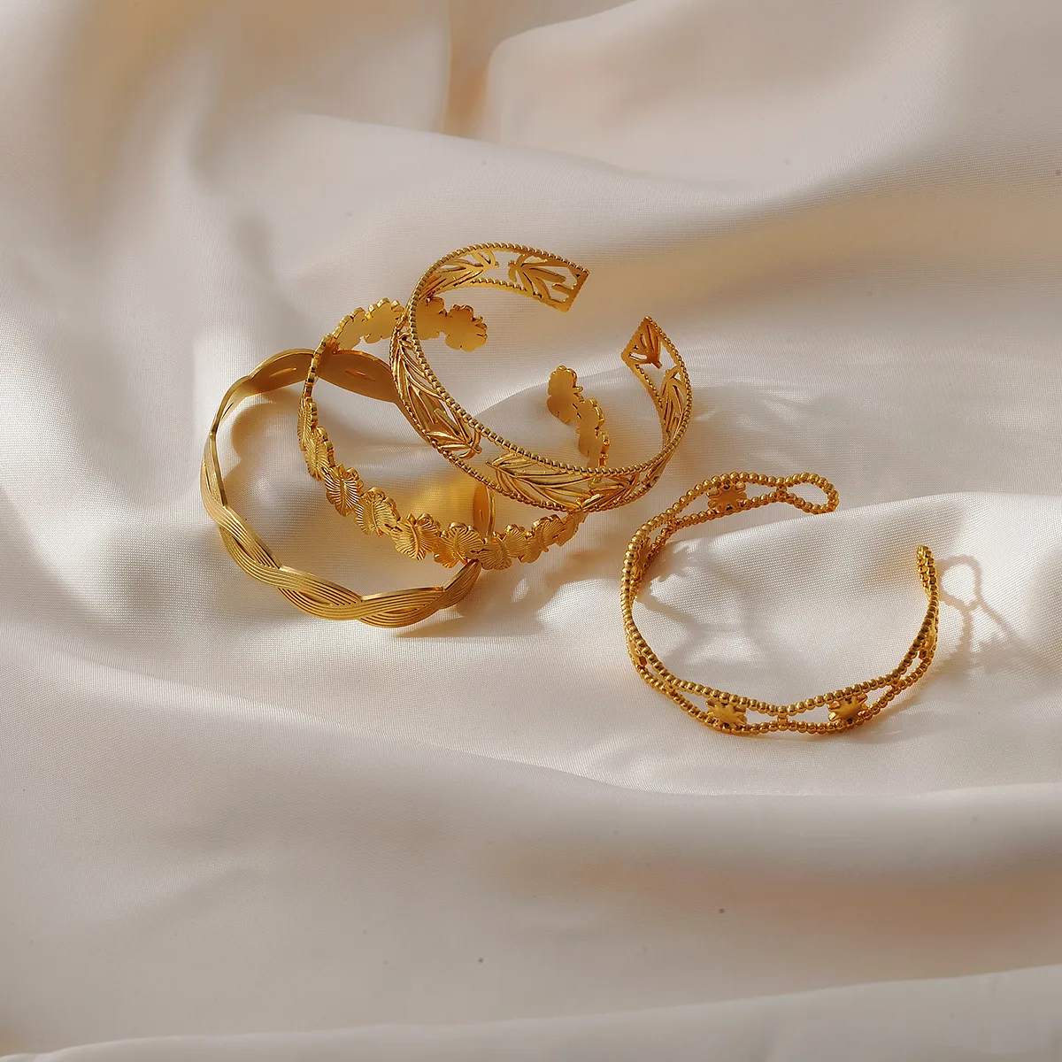 Elegant Classic Style Heart Shape 304 Stainless Steel Women's Bangle display picture 5
