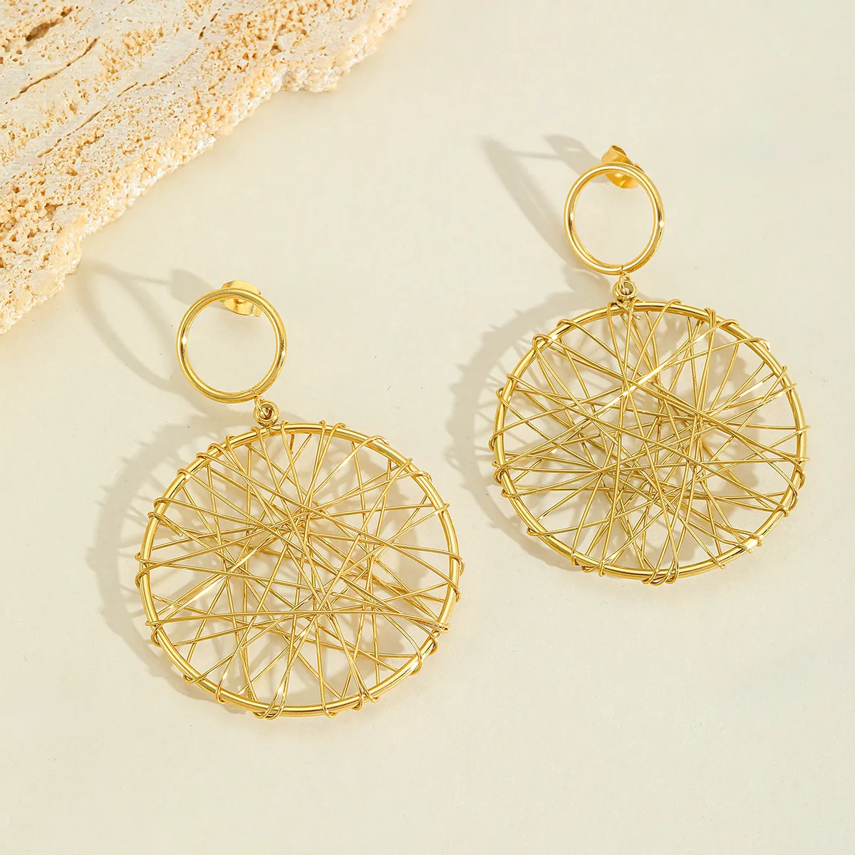 1 Pair Casual Exaggerated Artistic Irregular Pentagram Round Hollow Out 304 Stainless Steel 18K Gold Plated Drop Earrings display picture 4