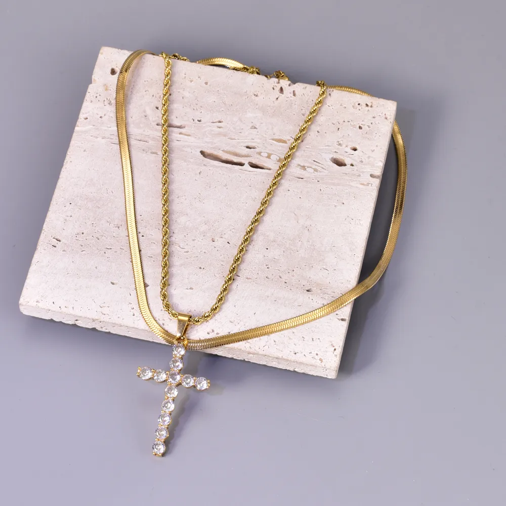 Simple Style Round 304 Stainless Steel Inlay Zircon 18K Gold Plated Women's Pendant Necklace display picture 7