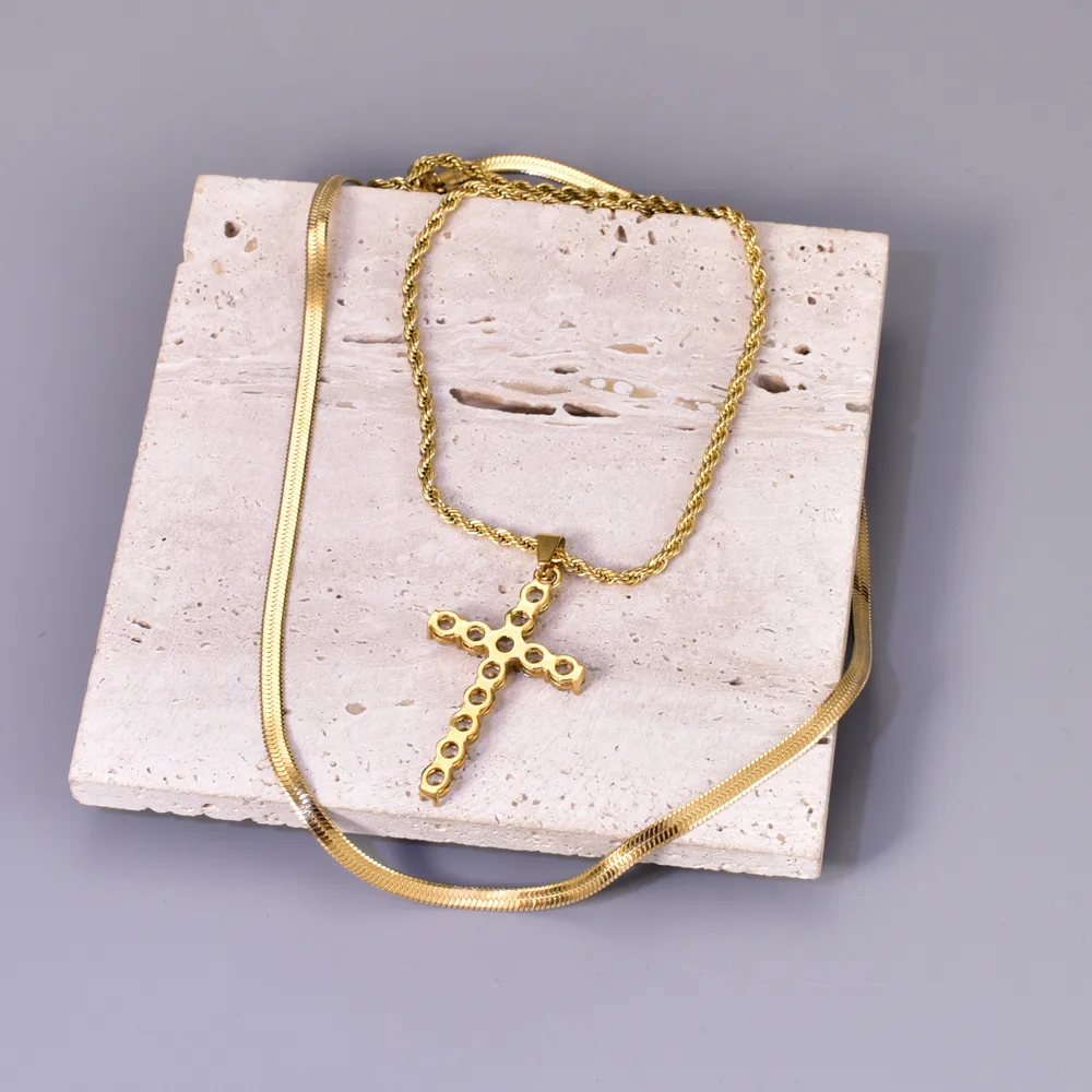 Simple Style Round 304 Stainless Steel Inlay Zircon 18K Gold Plated Women's Pendant Necklace display picture 5