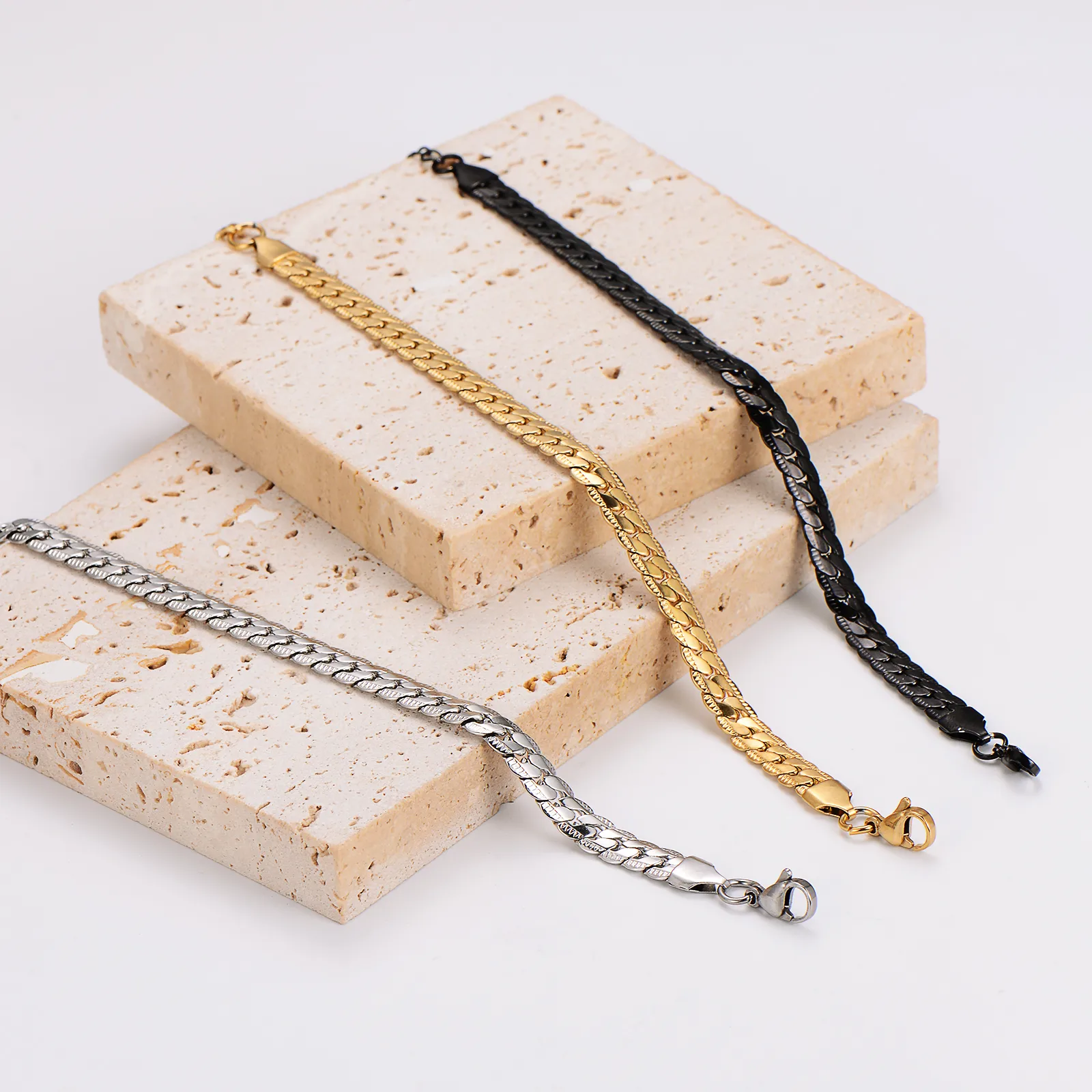 Simple Style Classic Style Solid Color 304 Stainless Steel Women's Bracelets display picture 6
