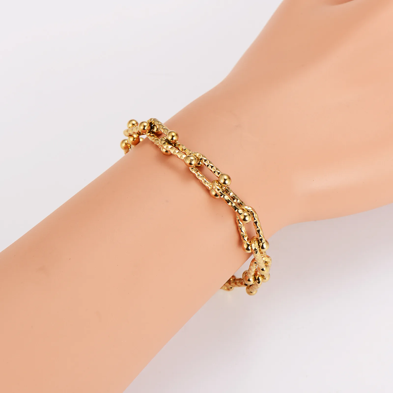 Simple Style Classic Style Geometric Solid Color 304 Stainless Steel Women's Bracelets display picture 4