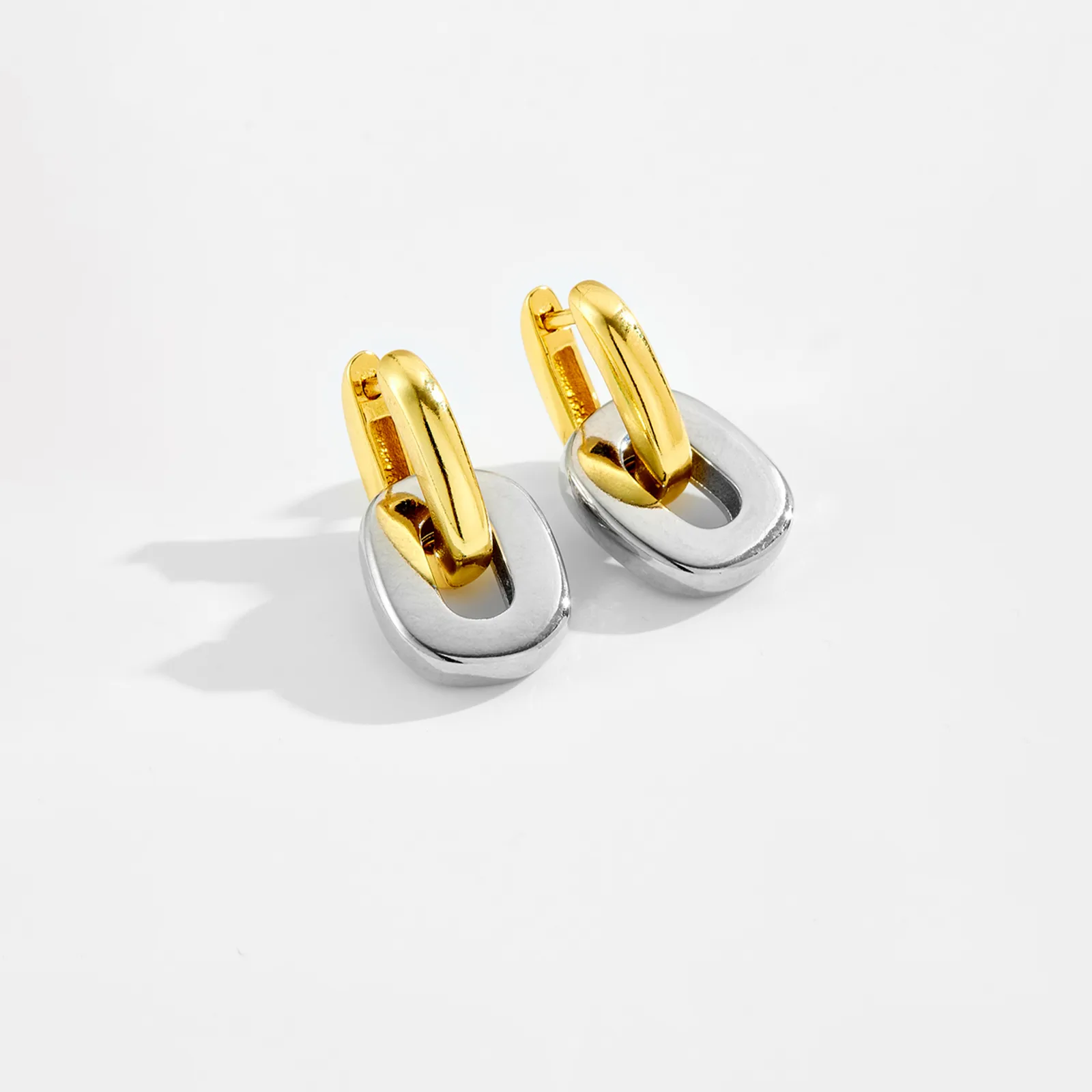 1 Pair Casual Simple Style Geometric Mixed Metal Copper 18K Gold Plated White Gold Plated Drop Earrings display picture 4