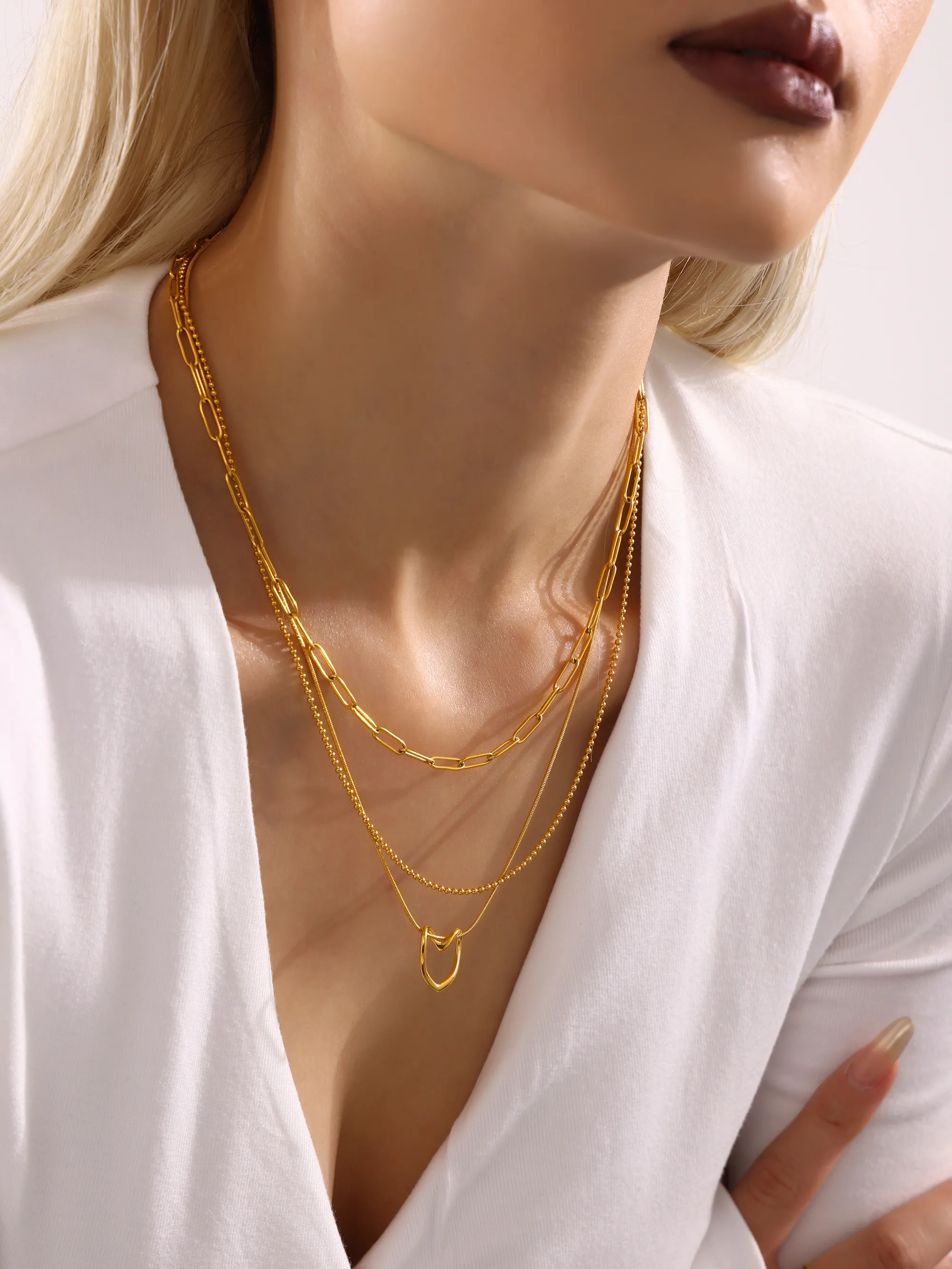 IG Style Heart Shape 304 Stainless Steel Hollow Out 18K Gold Plated Women's Earrings Necklace display picture 9