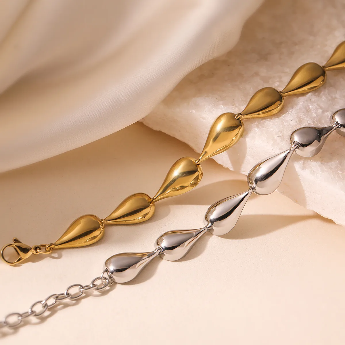 Simple Style Commute Water Droplets 304 Stainless Steel Women's Choker display picture 4