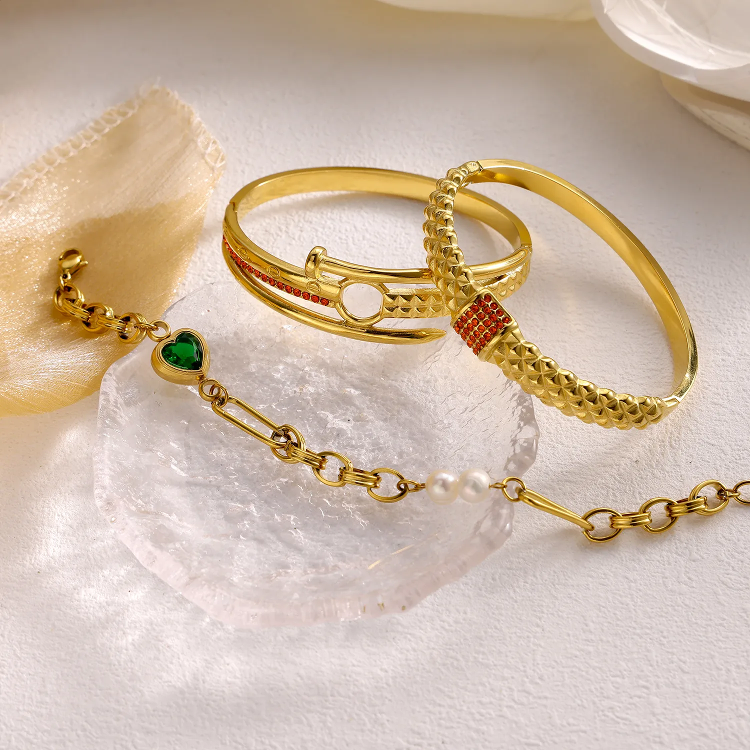 Simple Style IG Style Geometric Titanium Steel Plating Inlay Zircon Women's Bracelets Bangle display picture 2