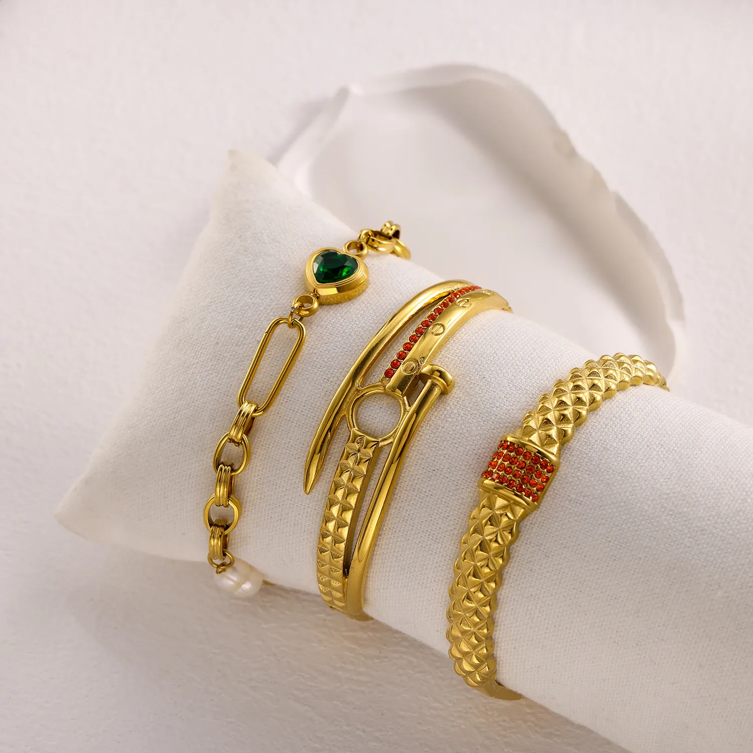Simple Style IG Style Geometric Titanium Steel Plating Inlay Zircon Women's Bracelets Bangle display picture 4