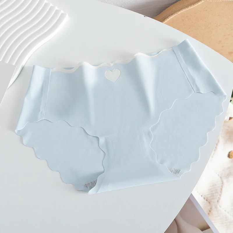 Heart Shape Solid Color Quick Dry Mid Waist Panties display picture 2
