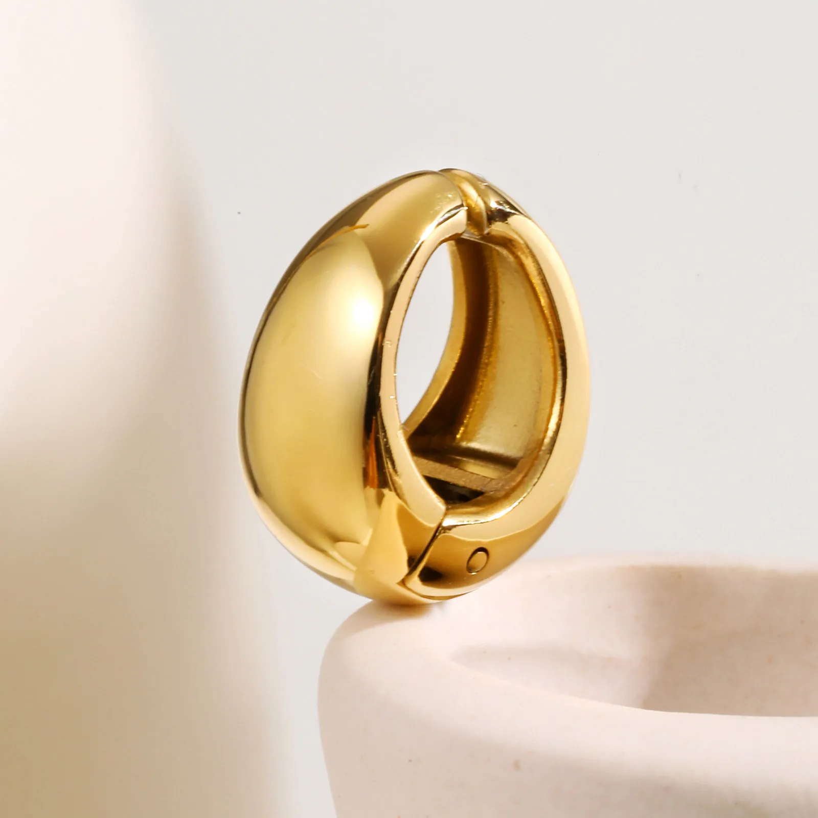 1 Piece Hip-Hop Semicircle Plating 201 Stainless Steel 18K Gold Plated Cartilage Earrings display picture 15