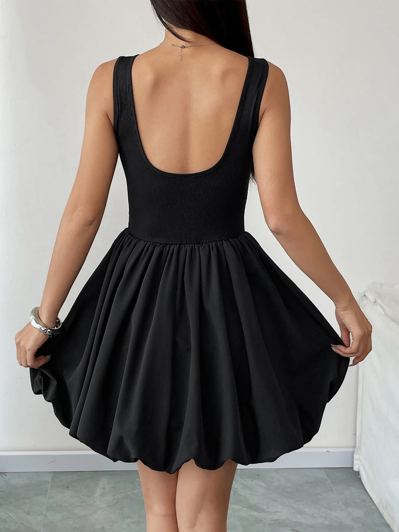 Women's Swing Dress Sexy Round Neck Backless Sleeveless Solid Color Above Knee Holiday Banquet Selfie display picture 6