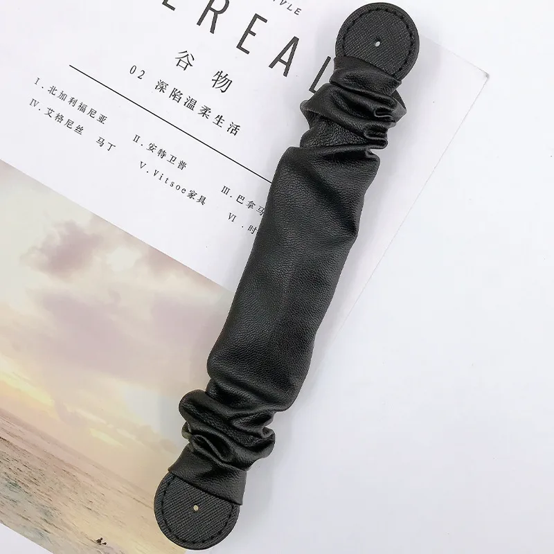 Pu Leather Solid Color Simple Style Wrist Strap Phone Cases display picture 3
