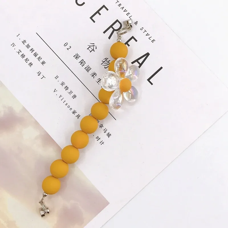 Arylic Flower Sweet Simple Style Mobile Phone Chain Phone Cases display picture 7